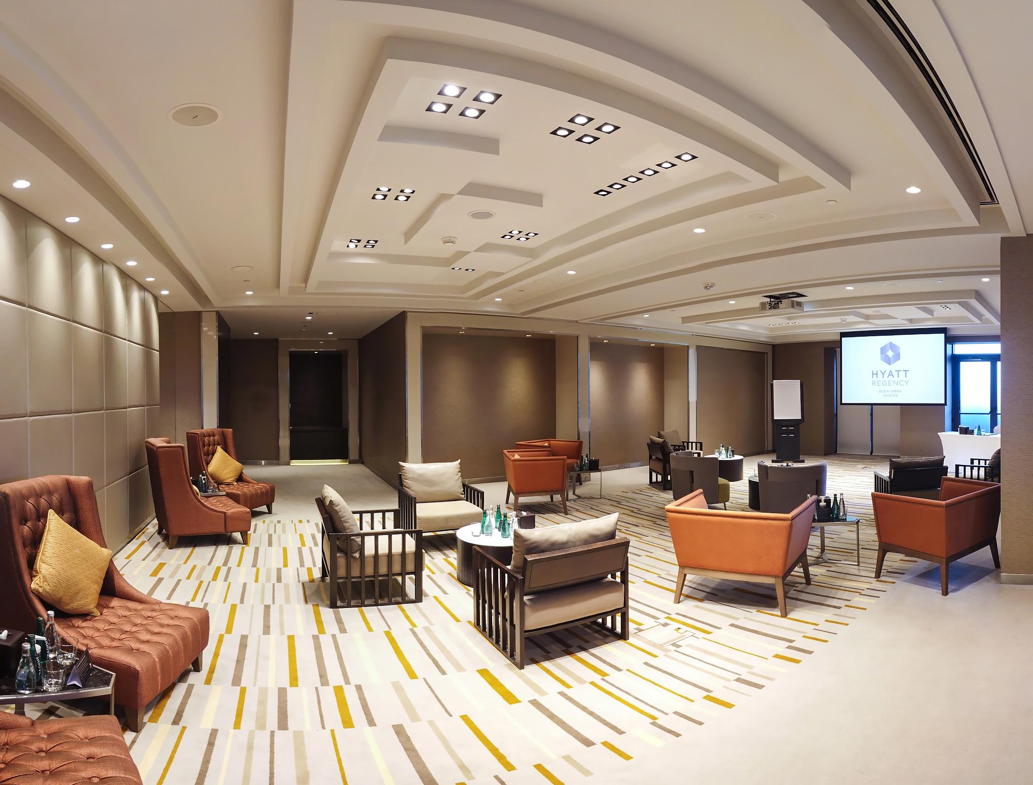Hyatt Regency Creek Heights Residences होटल के अलावा